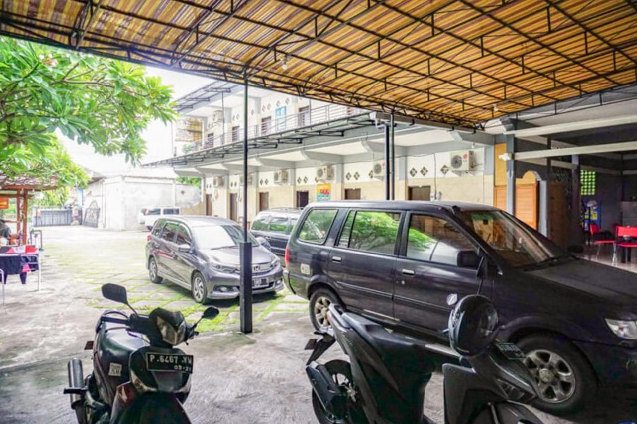 เรดดอร์ซ เนียร์ เปนิมบันกัน บีช สิงการาจา Hotel ซีงาราจา ภายนอก รูปภาพ