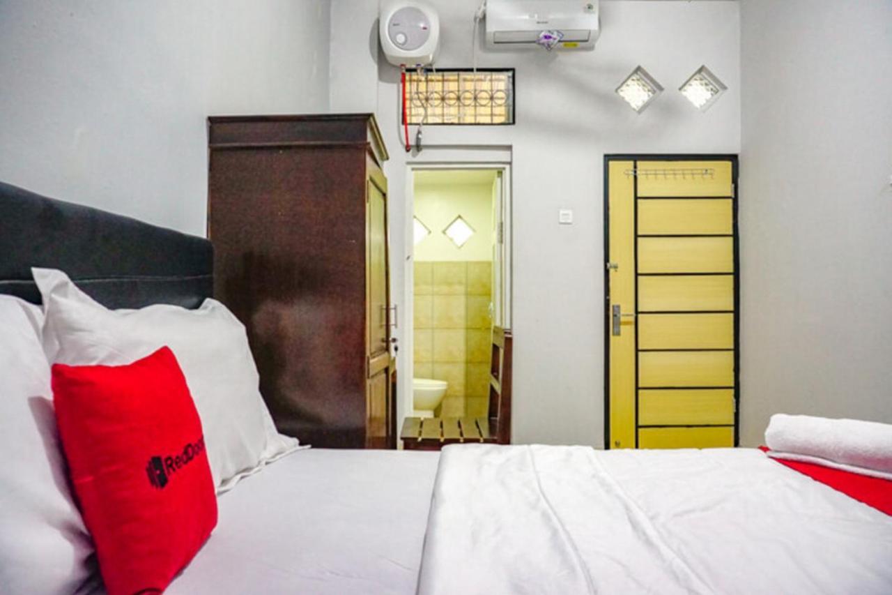 เรดดอร์ซ เนียร์ เปนิมบันกัน บีช สิงการาจา Hotel ซีงาราจา ภายนอก รูปภาพ