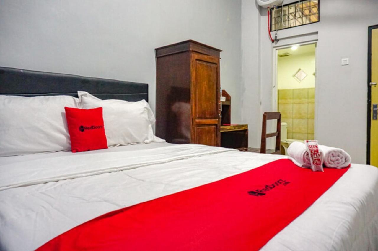 เรดดอร์ซ เนียร์ เปนิมบันกัน บีช สิงการาจา Hotel ซีงาราจา ภายนอก รูปภาพ